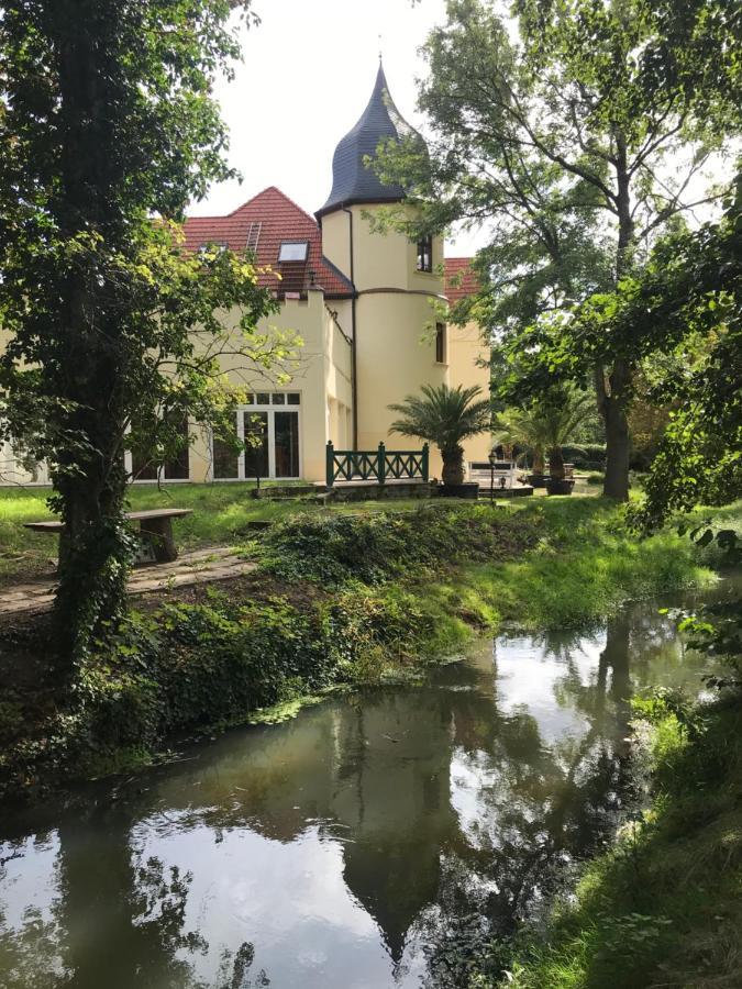 Parkschloesschen Hotel Maasdorf  Kültér fotó